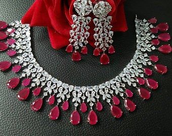 A guide to investing in silver jewellery called “Buying Silver with Diamond”