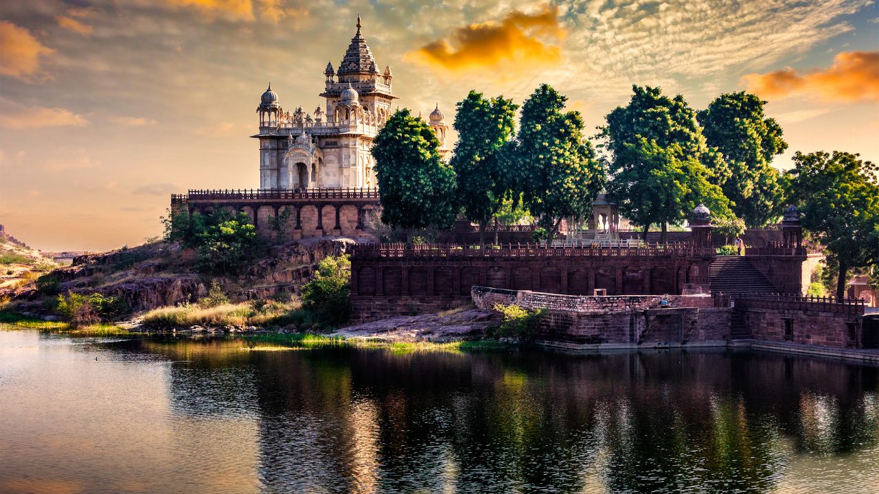 From the Mughals to the Maharajas: Golden Triangle Tour with Rajasthan