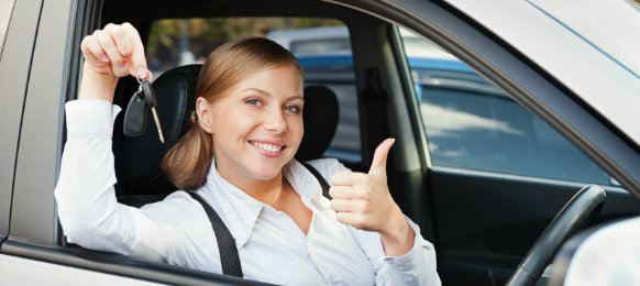 Differences between renting a car and hiring a driver in Riyadh